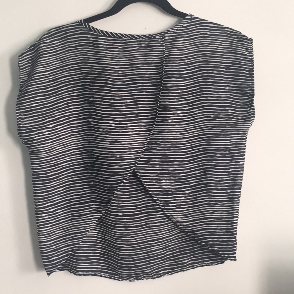 Open back tee - Picture 2 of 2